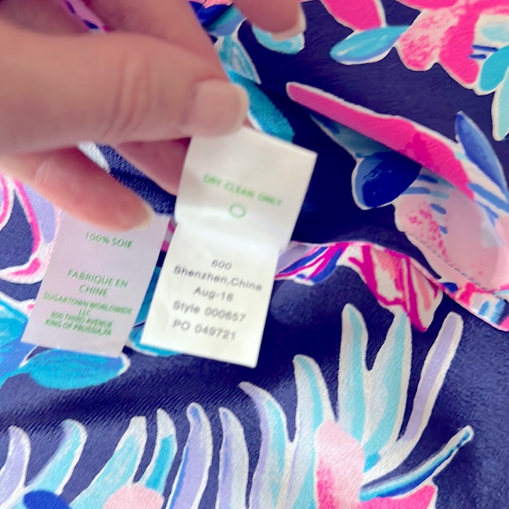 MOVING SALE: Lilly Pulitzer Elsa Blouse - Picture 8 of 10